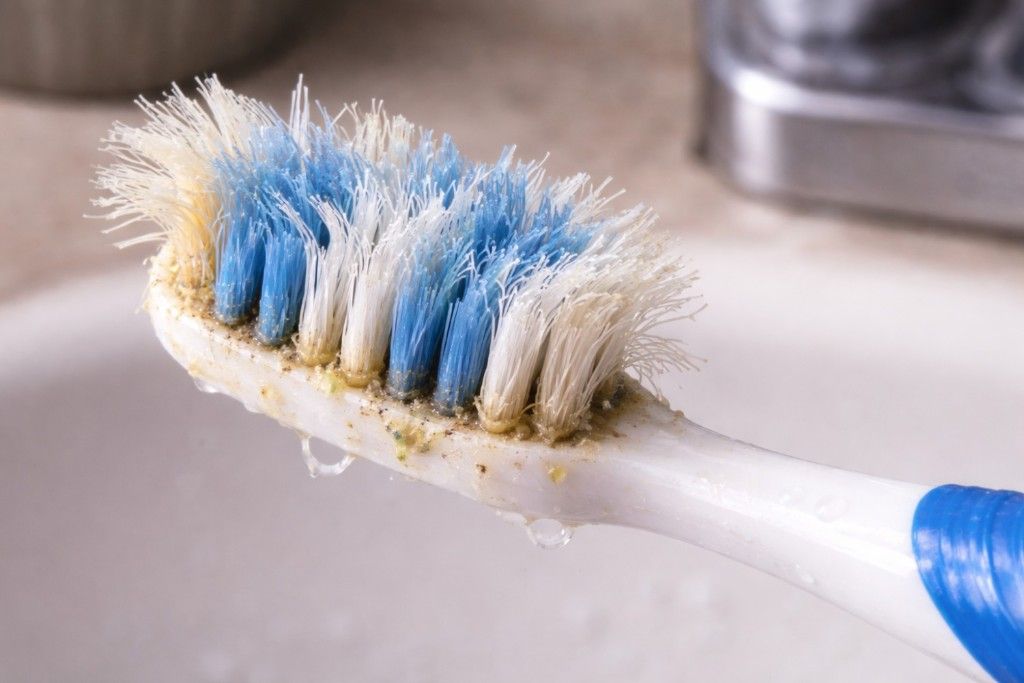 Contaminated-Toothbrushes